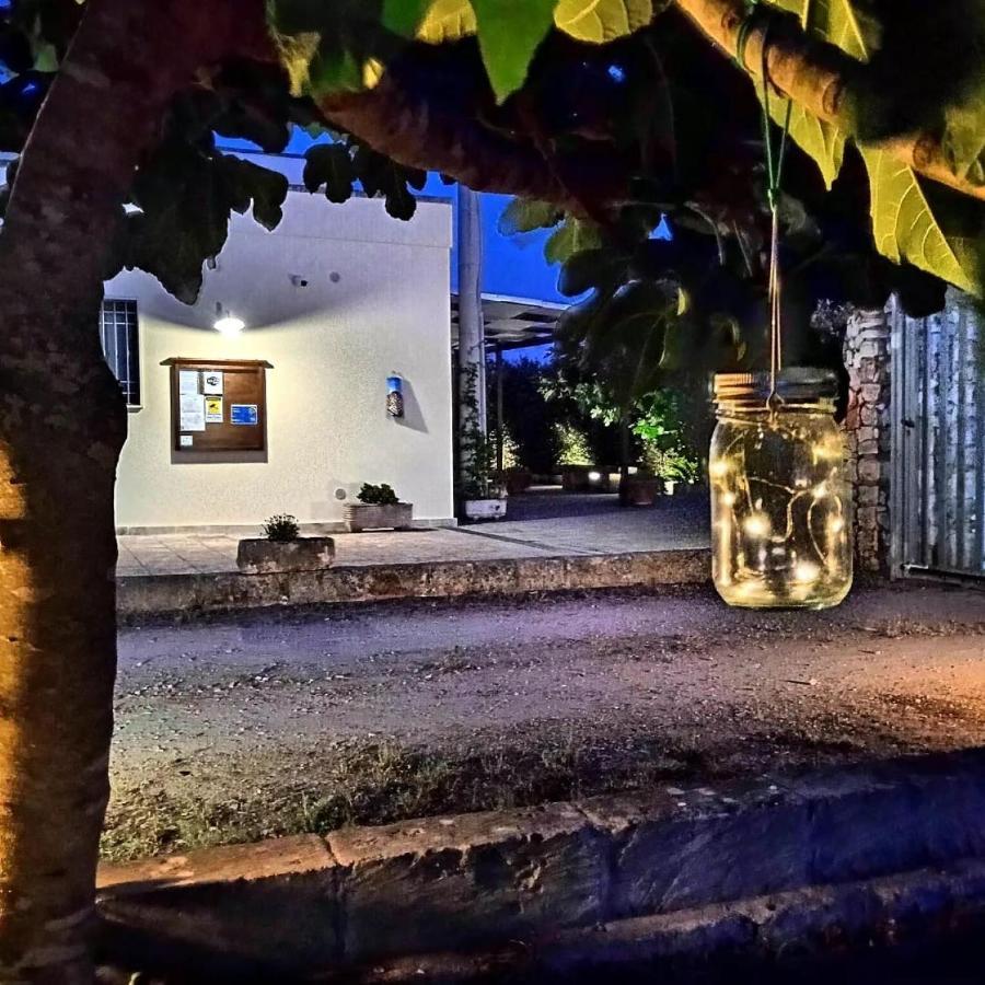 Nicuzza Acomodação com café da manhã Martano Exterior foto
